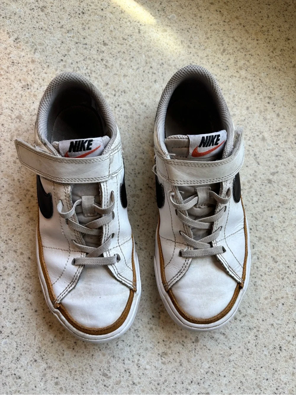 Nike Kids White & Black Low-Top Sneakers with Velcro Strap in Size 2